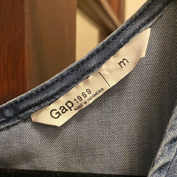 🛍️Gap Tank Top - Picture 2 of 2